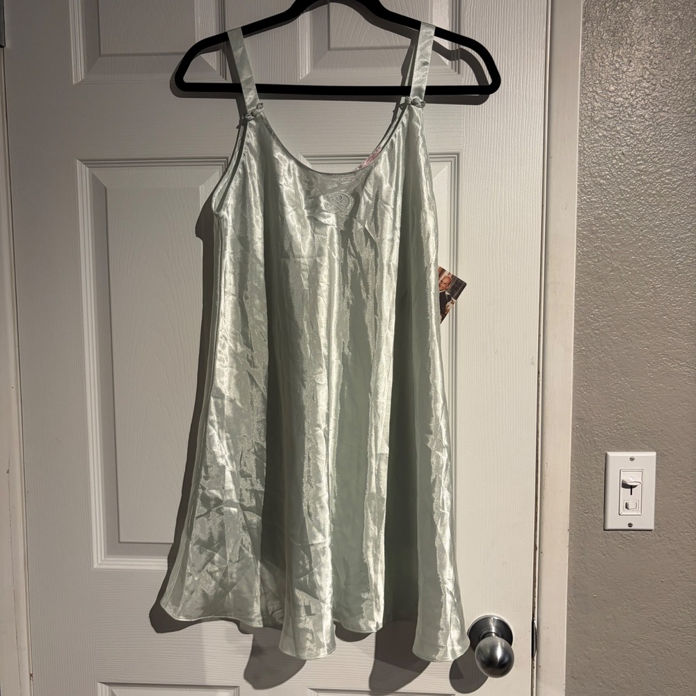 Oscar de la Renta Pink Label Satin Chemise Nightgown Sage Green Embroidery Med